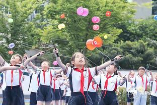 独木难支！阿雷奥拉对阵曼城做出10次扑救，本赛季英超单场最多